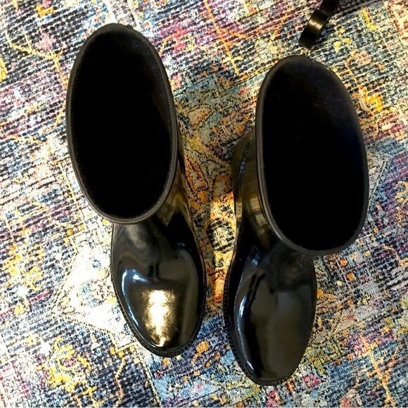 Michael Kors Cushioned Rain boots! Snow grip bottoms - Picture 3 of 8